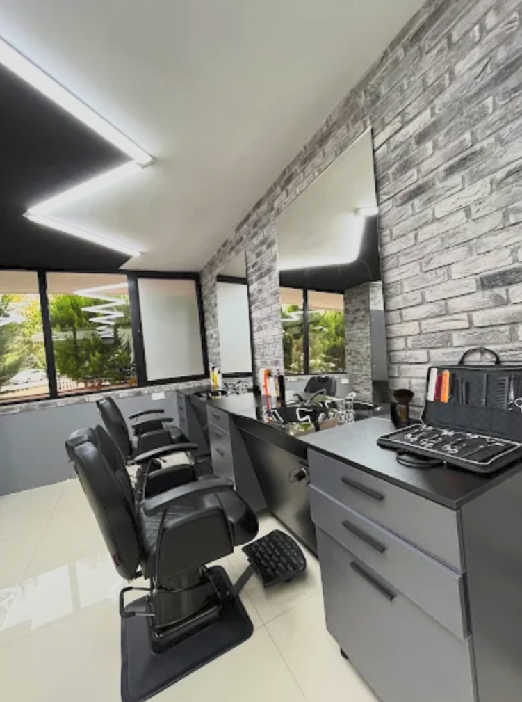 BERKAY TORLAK HAIR STUDIO fotoğrafı
